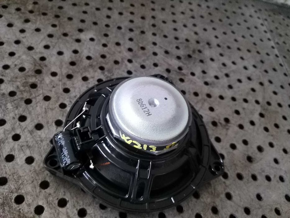 Boxa mica stanga fata mercedes e class w213