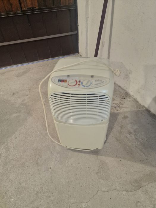 3 в 1 , абсорбатор, отоплител и охладирел.