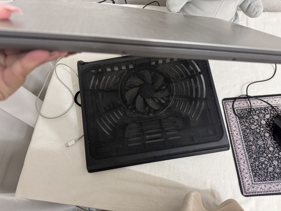 Ноутбук сатылады.