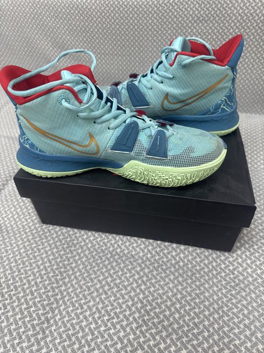 Кроссовки Kyrie 7