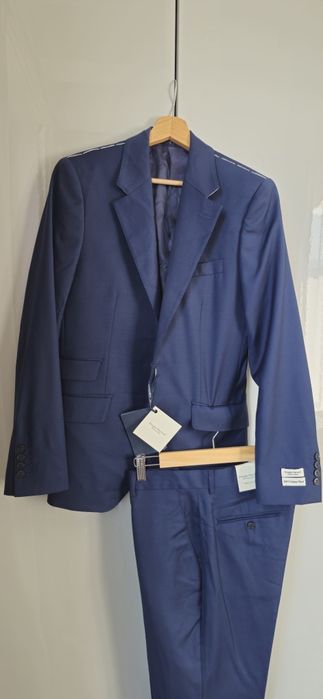 Нов костюм 100% италианска вълна Douglas Mayfar