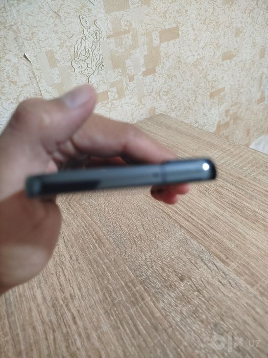 Ideal holatdagi samsung s22 sotiladi