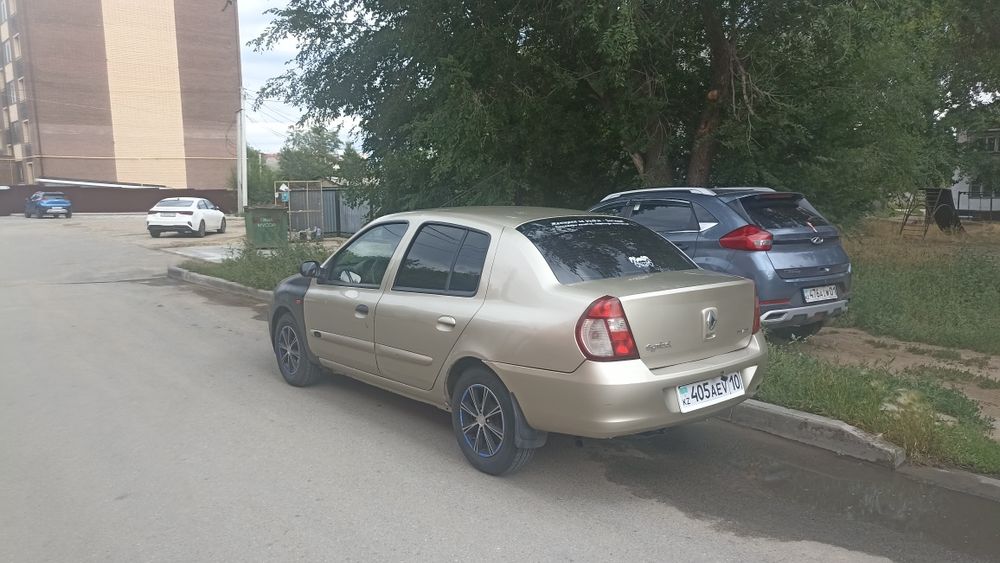 Продам машину Рено