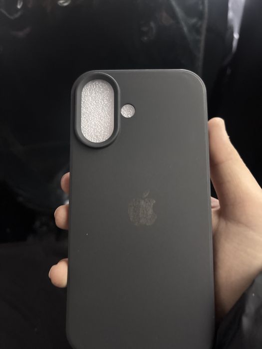 Чехол на айфон 16