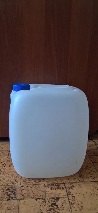 Продам баки под жидкость.