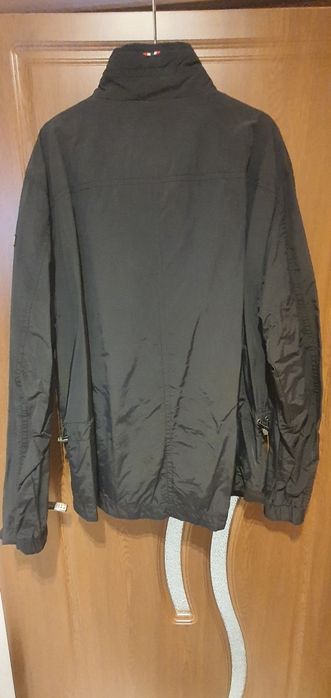 Якета и ветровки