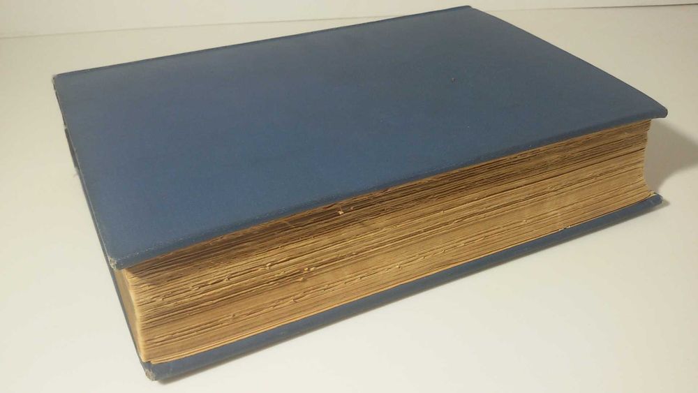 Стара книга - The Middle Ages - Fr. Funck-Brentano 1926