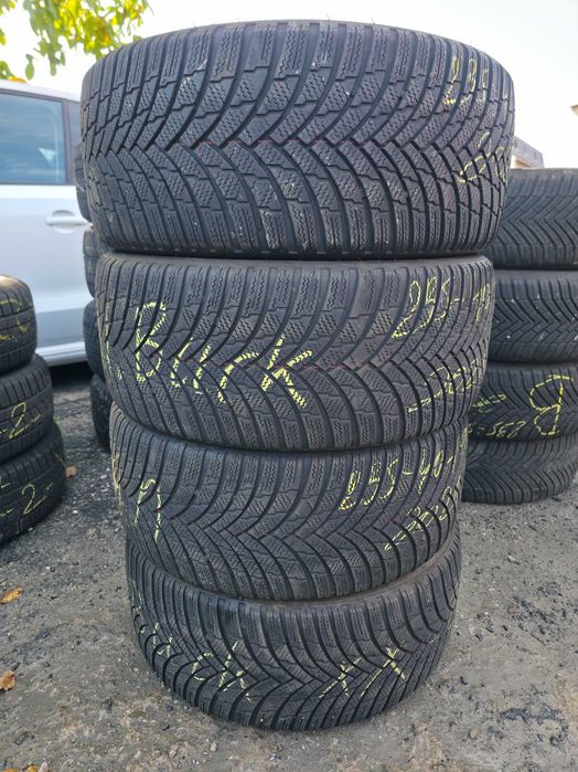 4 Anvelope de IARNA - 235/40/19 - FIRESTONE Winter - Stare F BUNA - DOT 2021