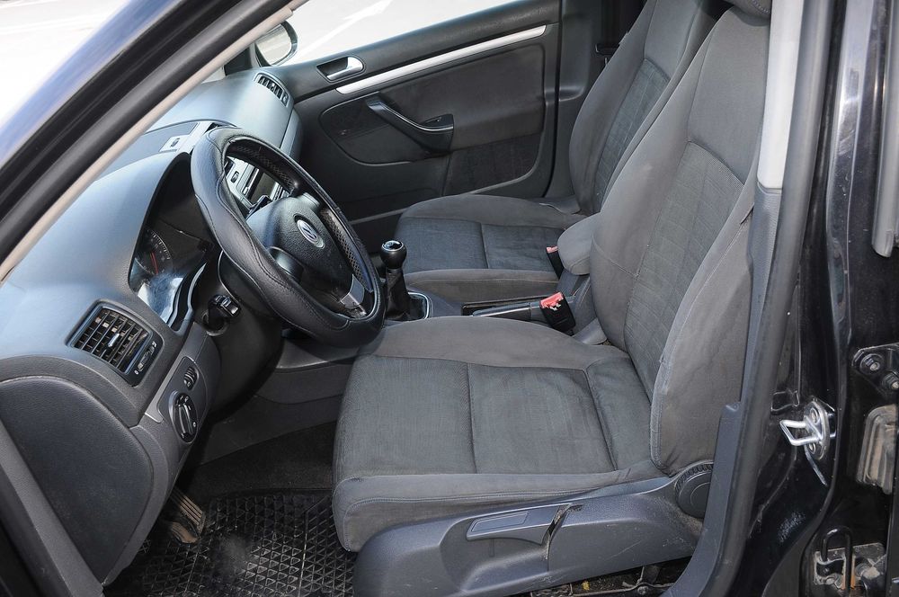 VW Golf 5 2008 1.9TDi 105 CP E4 6 trepte climatronic, inmatriculat ofer fiscal