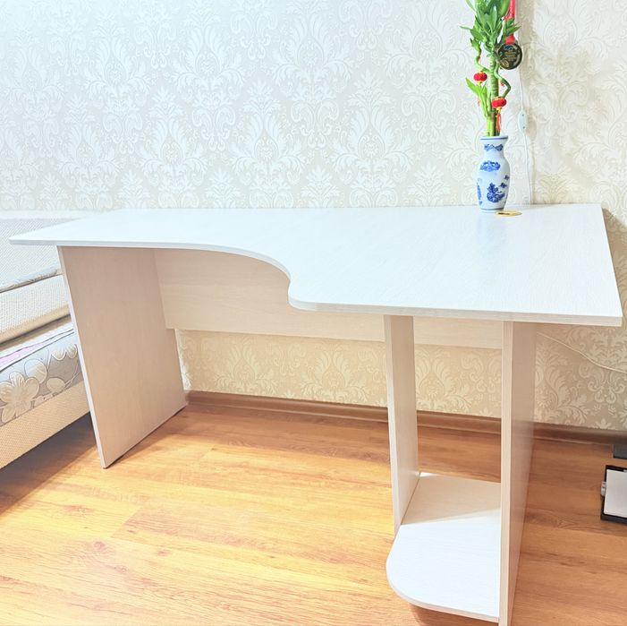 Продам офисный стол