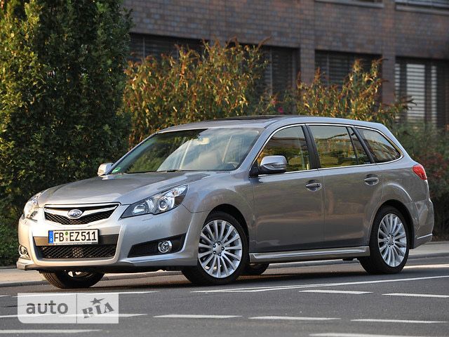 Субару Аутбек 2012 на части