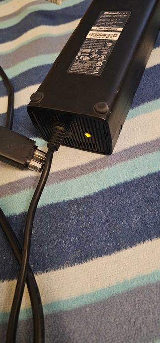Alimentator xbox 360 slim