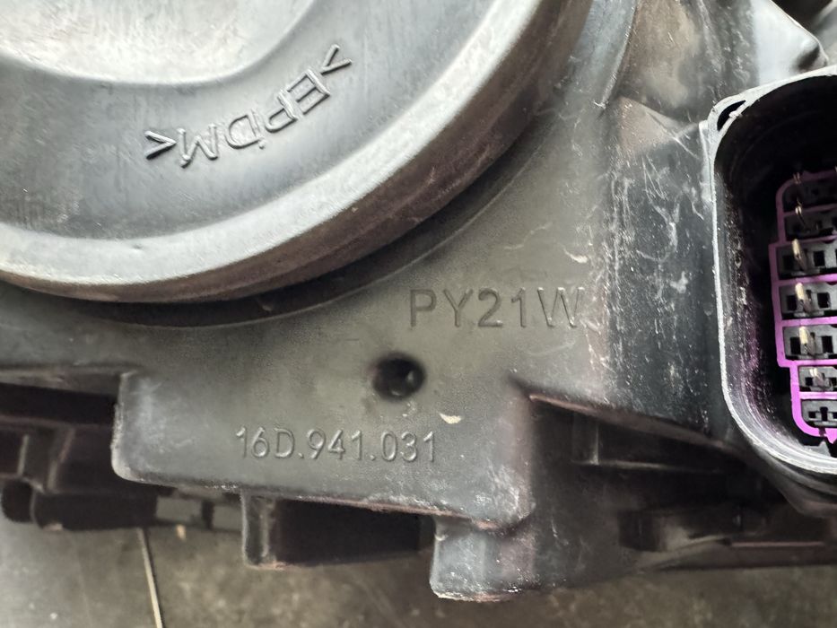 Фарове за Volkswagen Jetta