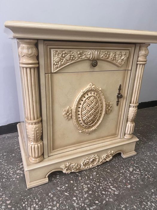 Продам тумбочку в отличном состоянии