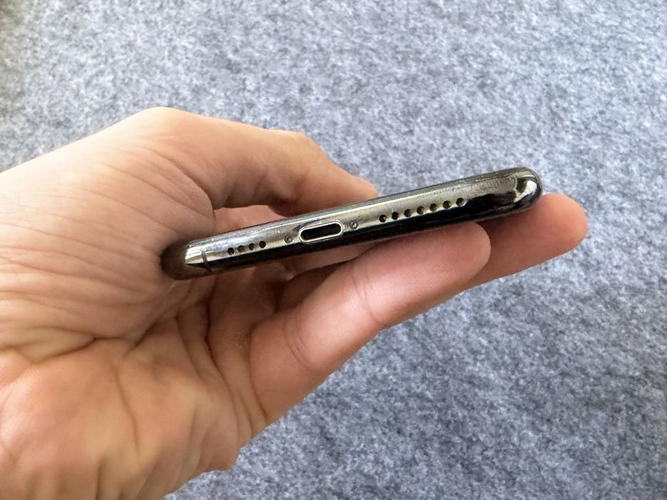 Продавам iPhone XS Max 64 GB