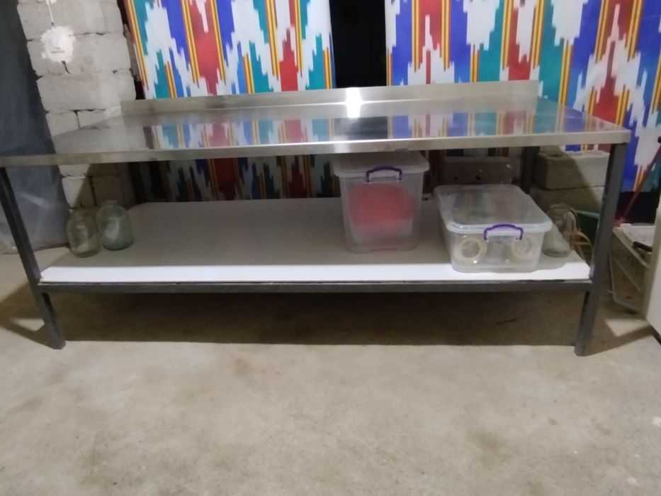 Темир стол сотилади