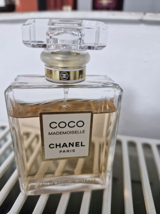 Vand parfumuri 100%originale din propria colectie