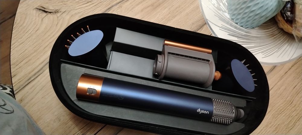 Продам Стайлер Dyson