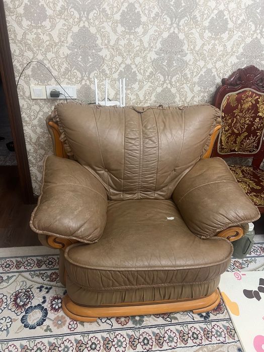 Срочно продам диван