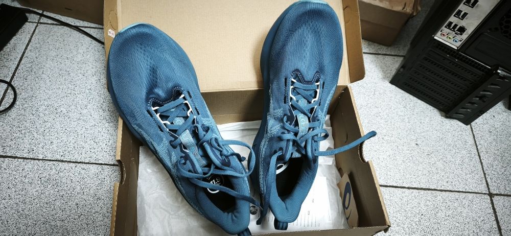 Маратонки Asics Novablast 5