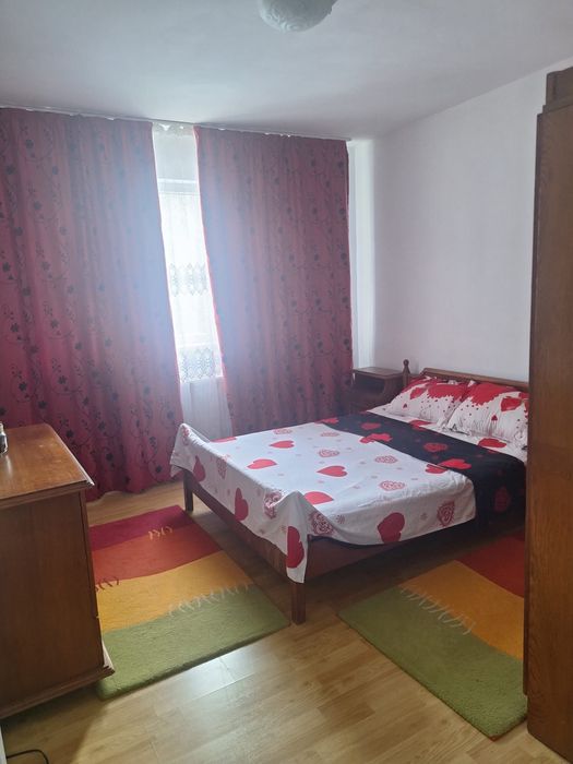 Închiriez apartament 2 camere - ALEEA TRANDAFIRILOR - impecabil