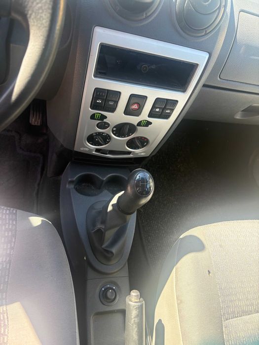 Dacia Logan MCV 1,6 mpi. 7 locuri. Klima