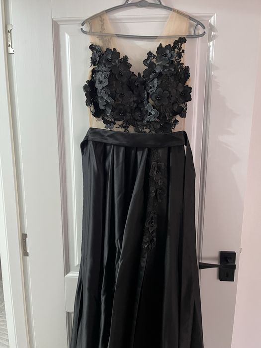 Rochie neagra de nașă