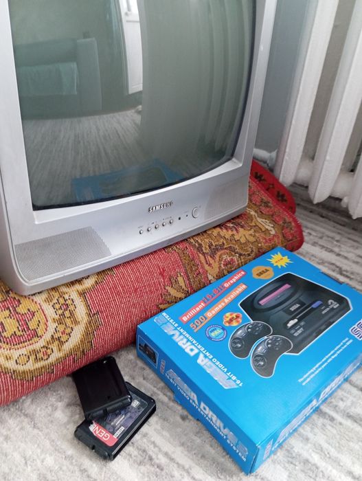 Продам Сега с телевизором и касетами