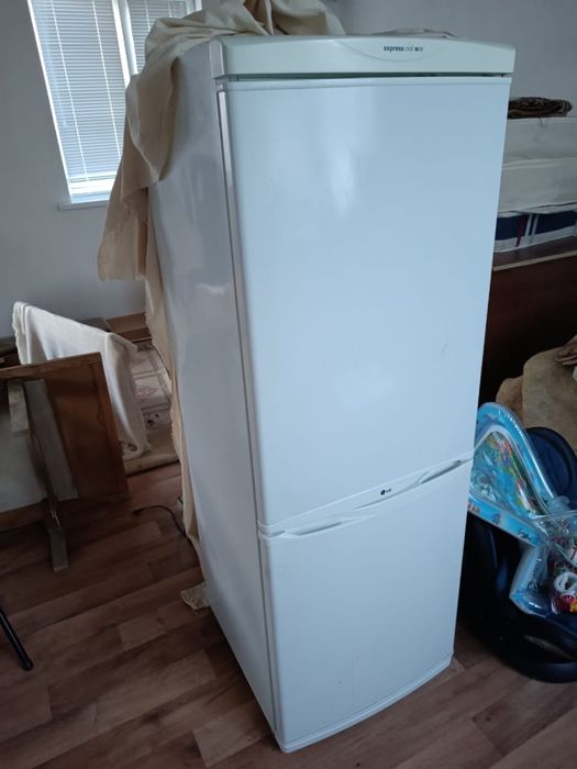 Холодильник в рабочем состояний