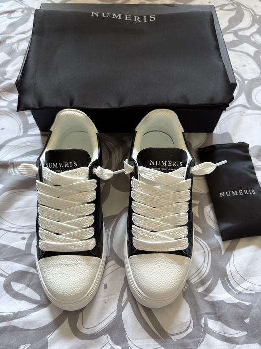 Numeris Acrylic Black Leather