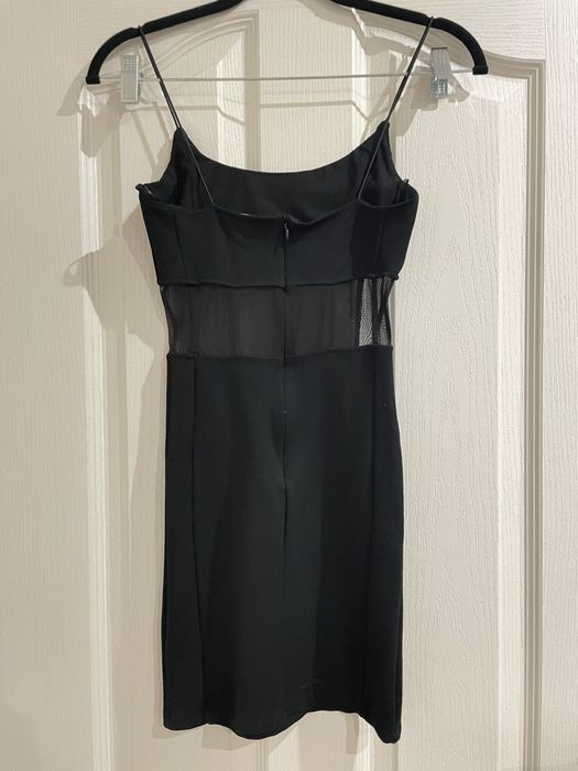 Къса рокля по тялото