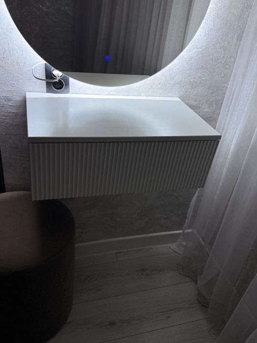 Срочно продается столик с зеркалом комлект‼️