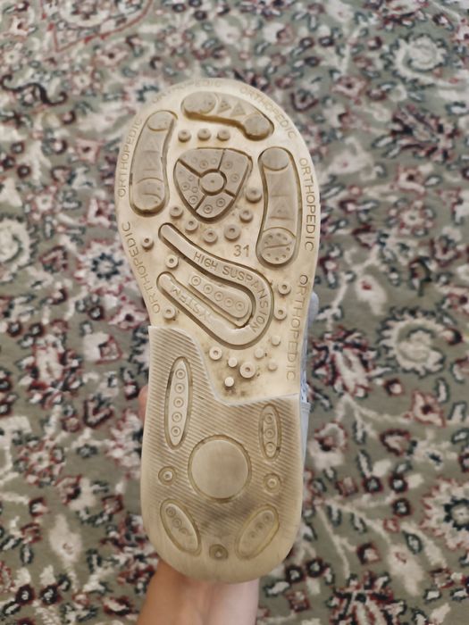 Детская лечебная обувь на девочку.