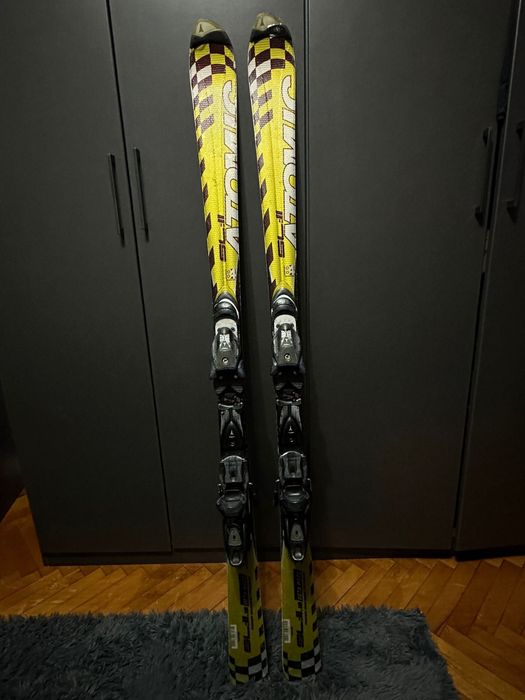 Schiuri ATOMIC in state buna