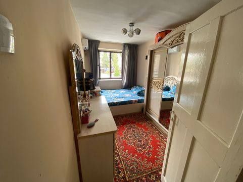 Продаю Карасарай около 2 роддома 2/2/2 кирпич. Цена:52.000$