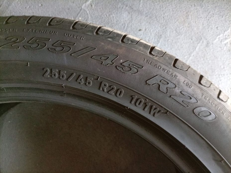 255 45 20 Pirelli