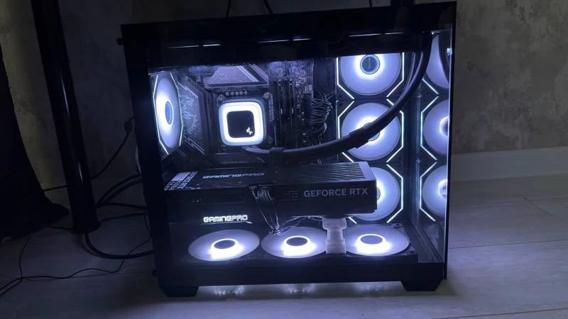 Gaming R7 7800X3D RTX 4070 32GB DDR5