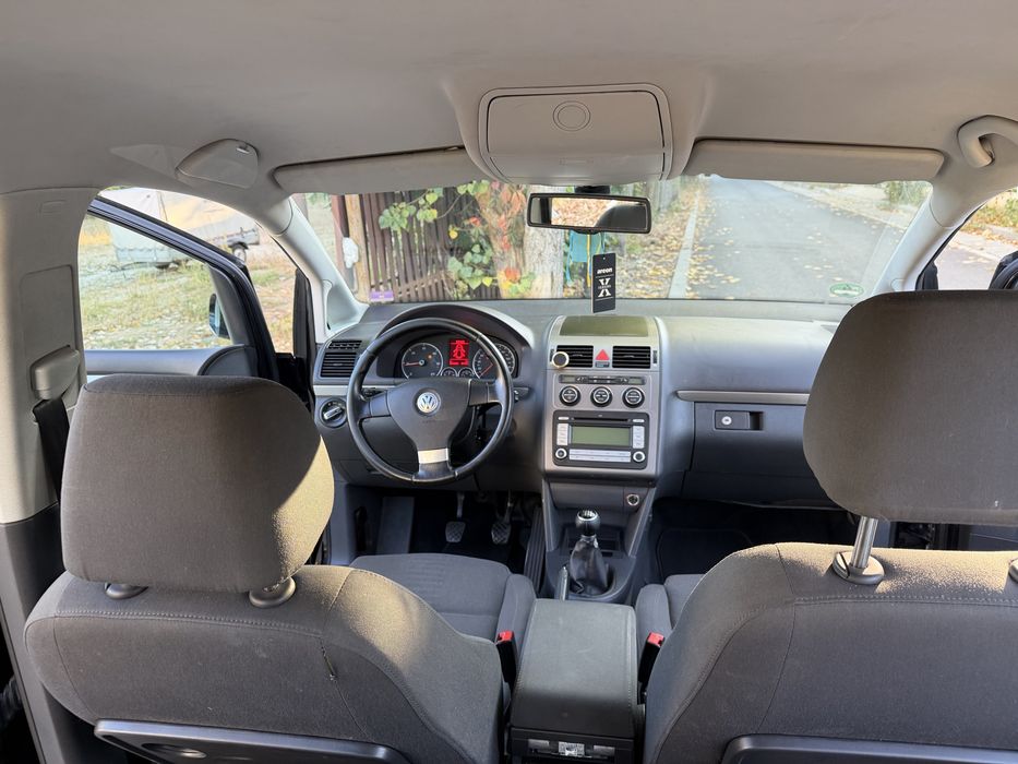 Vând volkswagen touran