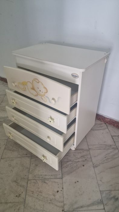 Set comodă si șifonier