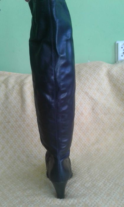 Боти и ботуши от естествена кожа