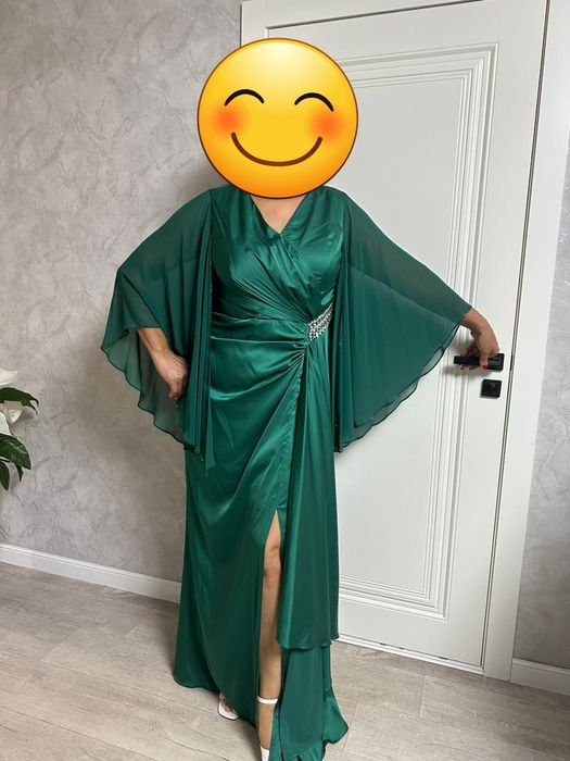 Продам новое вечернее платье.