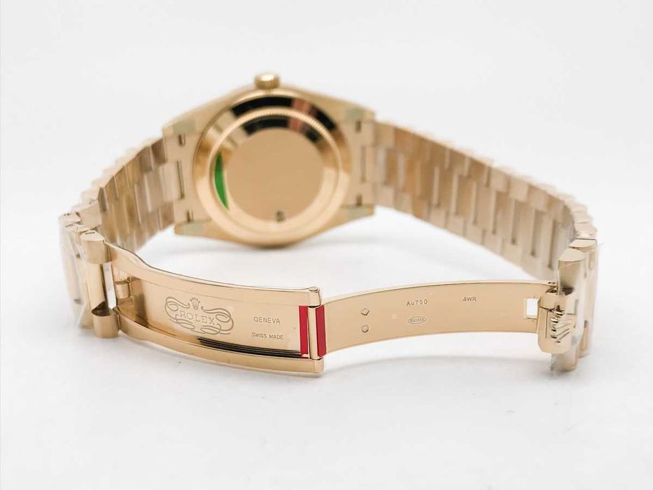 Rolex Day-Date 40mm Fluted Bezel Yellow Gold Roman Dial President – реални снимки