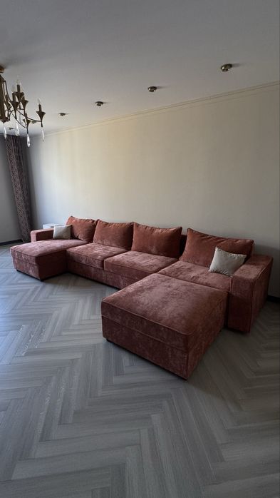 Продам диван новый приблтзительно 4 метра