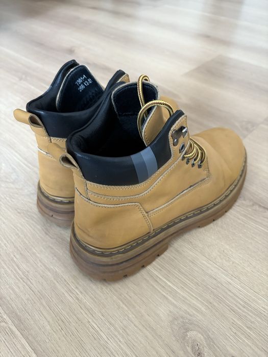 Теплые зимние ботинки