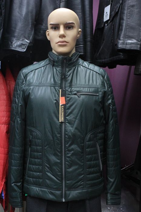 Продам куртку осень весна