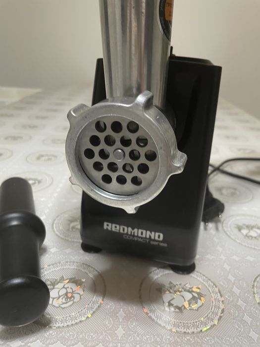 Мясорубка редмонд