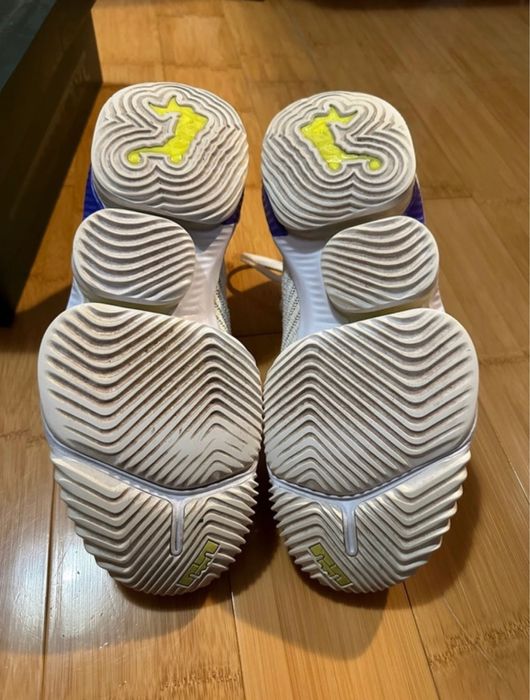 Lebron 16 Buzz Lightyear