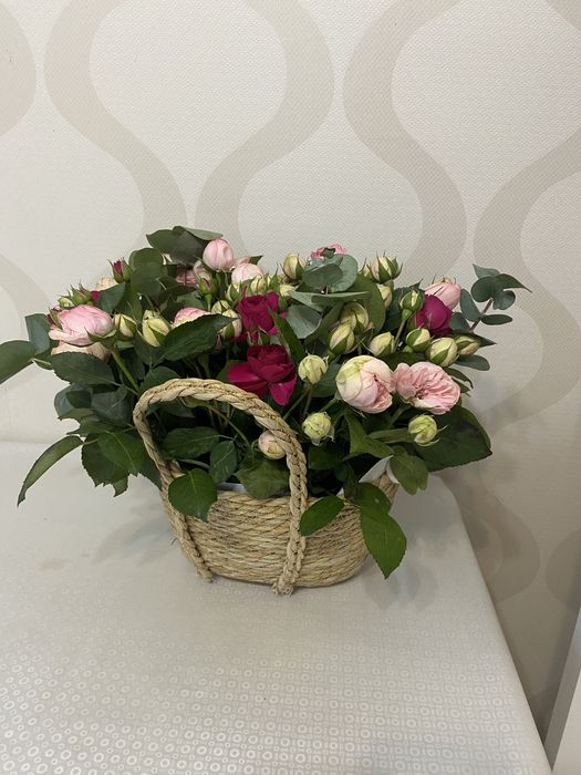 Цветы в корзине,