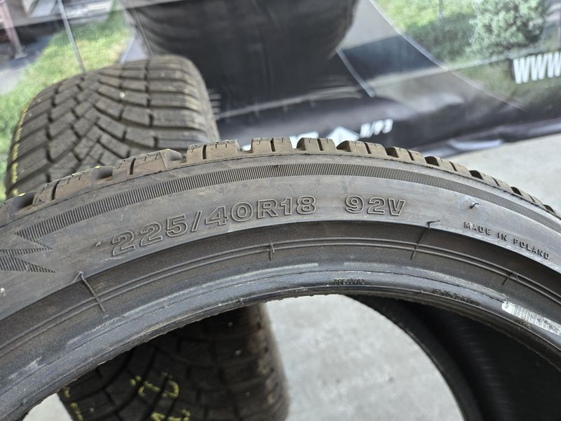 225/40/18 BRIDGESTONE 2бр