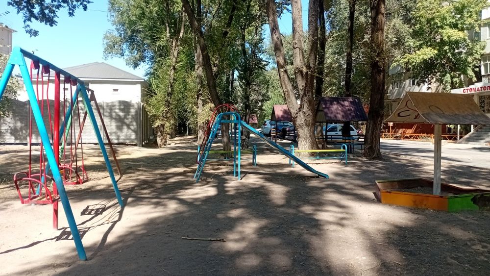 Продам 2х ком.кв.в 7мкр.дом 9